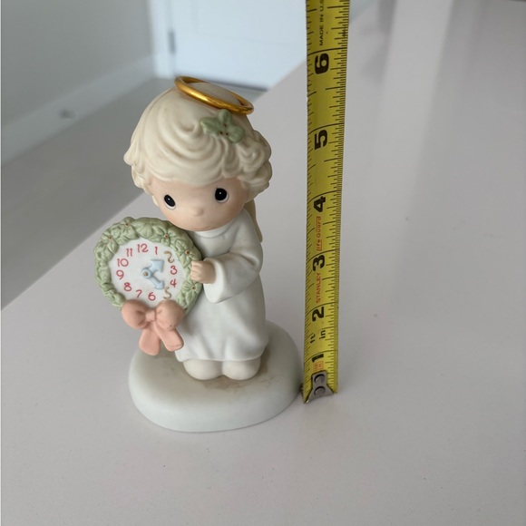 Precious Moments by Enesco figurine: Time For A Holy Holiday - Picture 6 of 6